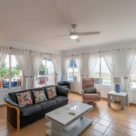 Mariposa Large 2 Bedroom Views * El Cerro