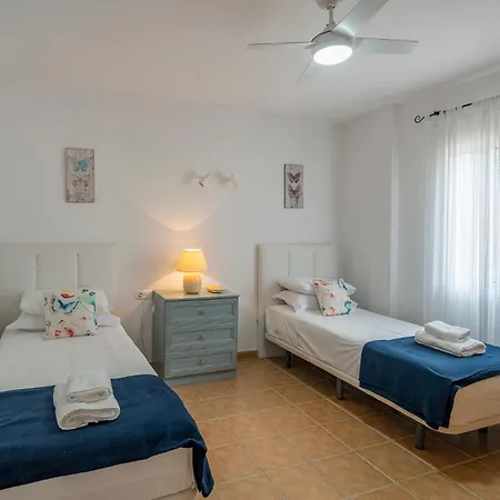 Mariposa Large 2 Bedroom Views